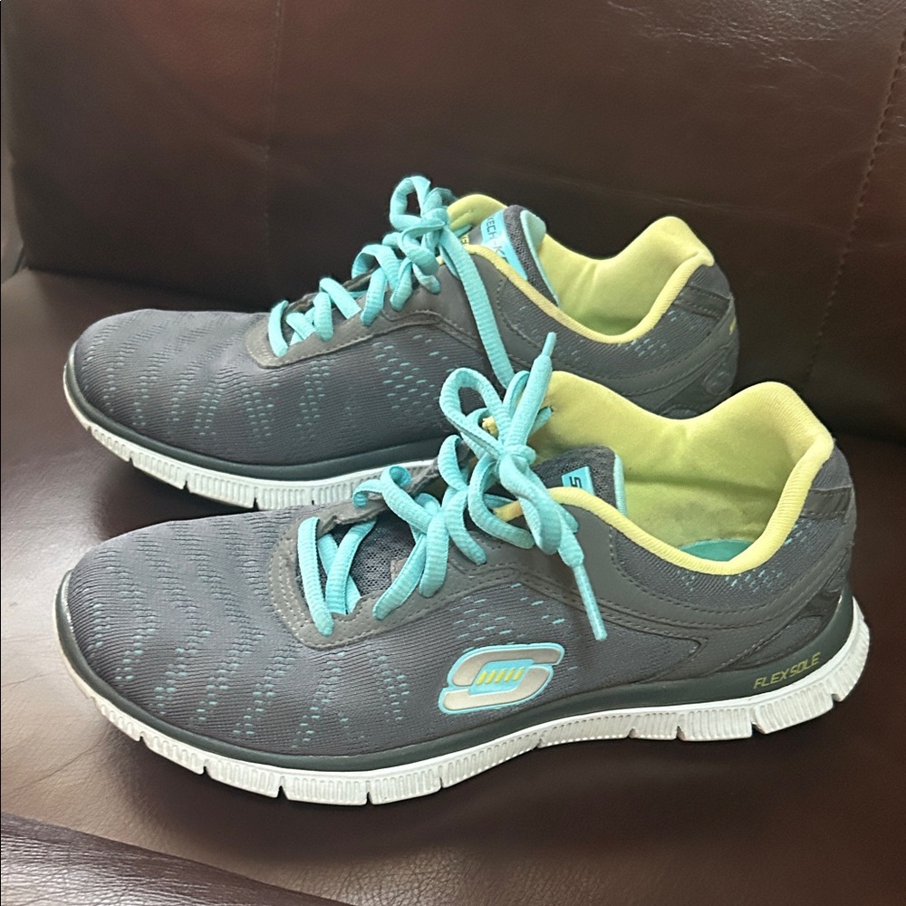 Skechers Women's Gray and Teal Sneakers